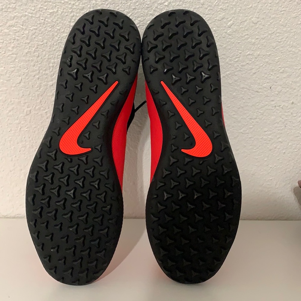 Soccer indoor shoes
